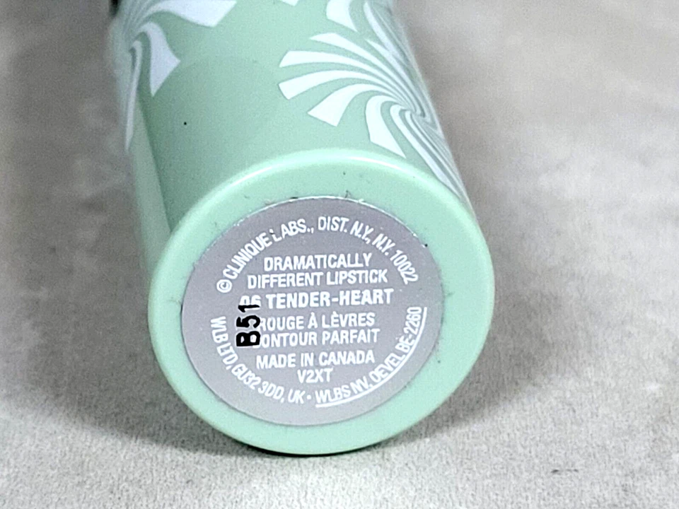 CLINIQUE~Batom Dramaticamente Diferente~TENDER HEART~0,1 oz Tamanho Completo~Novo Sem Caixa (#K4) - Imagem 3 de 3