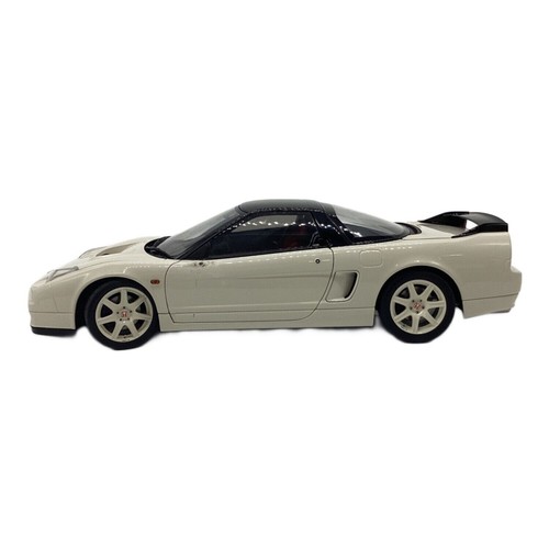 AUTOart 1/18 Honda NSX-R (NA2) Championship White Finished Product 73219 - Picture 3 of 10