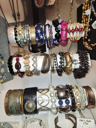 Vtg To Modern Fashion & Costume Jewelry 1 LB Wearable Random READ DESCRIPTION - Picture 3 of 12