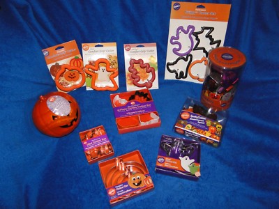 New Vintage Wilton Halloween Cookie sets, you pick from 11 kinds