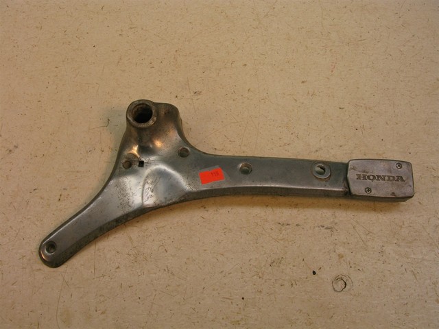 1966 honda dream ca77 305 rear fender shock mount w emblem badge h844