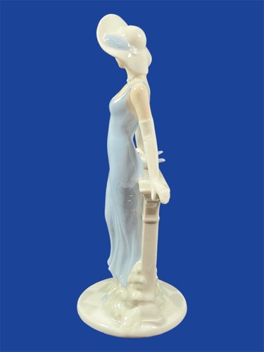 Elegant Lady In Blue With Doves Figurine - Picture 2 of 9