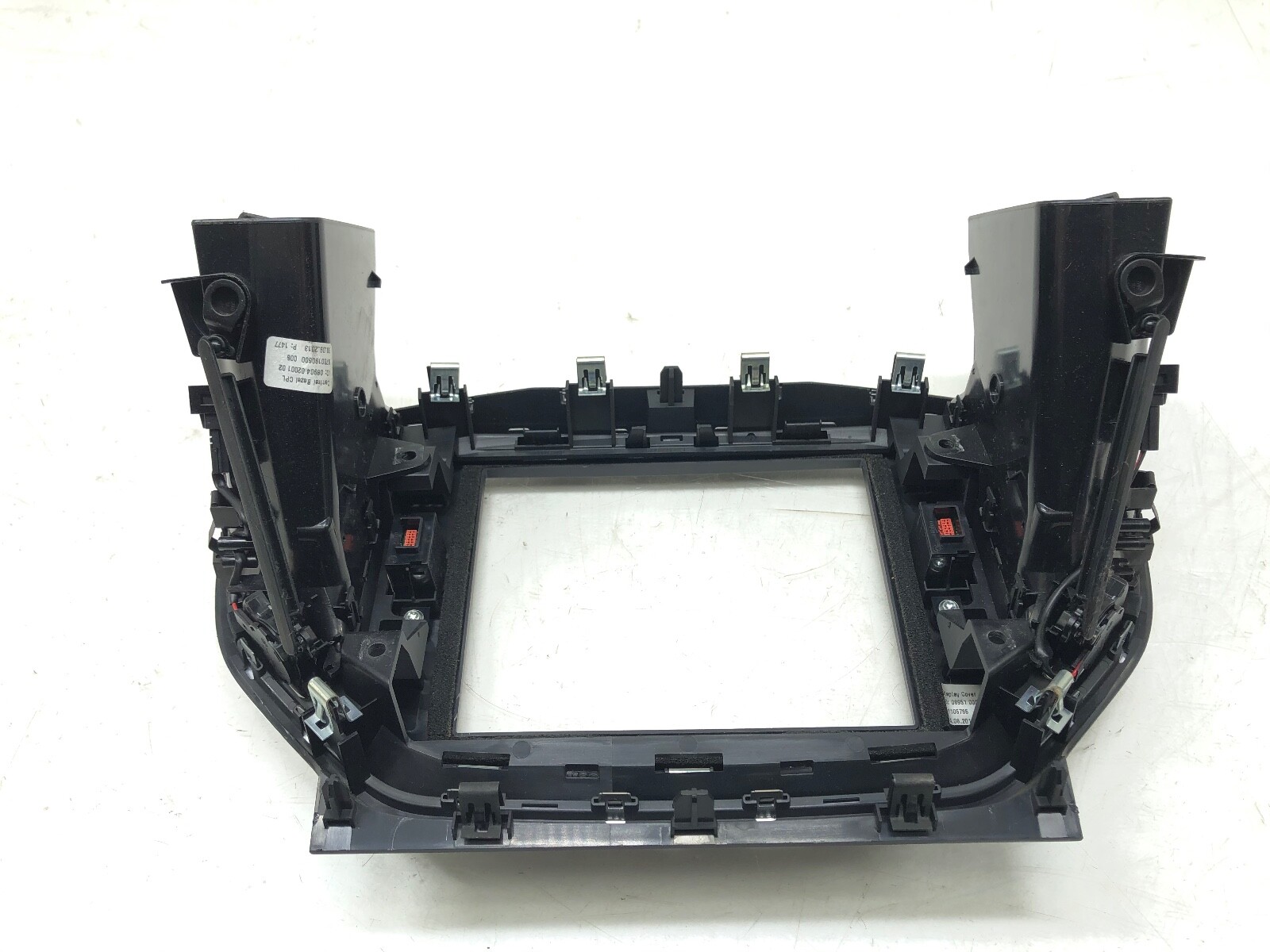 2014-2019 MASERATI GHIBLI FRONT CENTRAL BEZEL TRIM W/ GRILLE OEM.