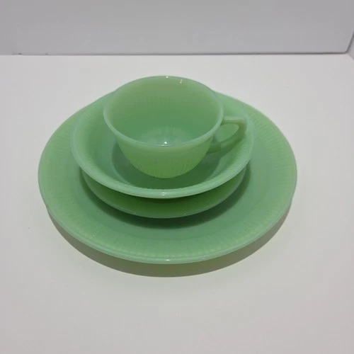 Fire King Jane Ray Jadeite 4 Piece Place Setting Cup Saucer Plate Bowl