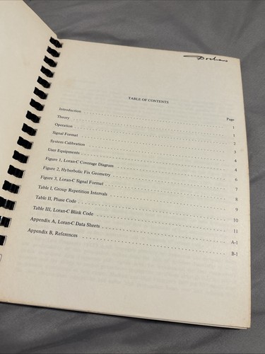 VINTAGE 1972 LORAN-C & LORAN-D Radio navigation Transpo 72 Coast Guard Book - Imagen 2 de 3