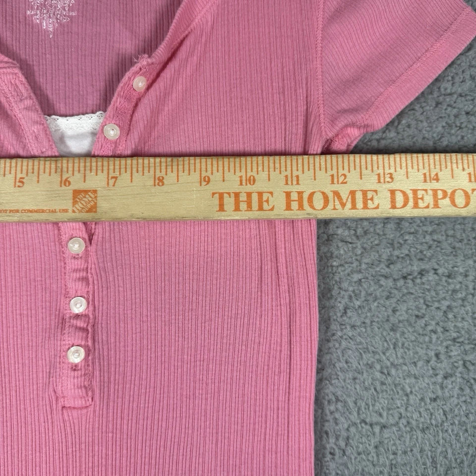 De Colección SO Muñeca Bebé Rosa Ajustada Acanalada Henley Botones Top Mediana Estilo Abercrombie Foto 3 de 4
