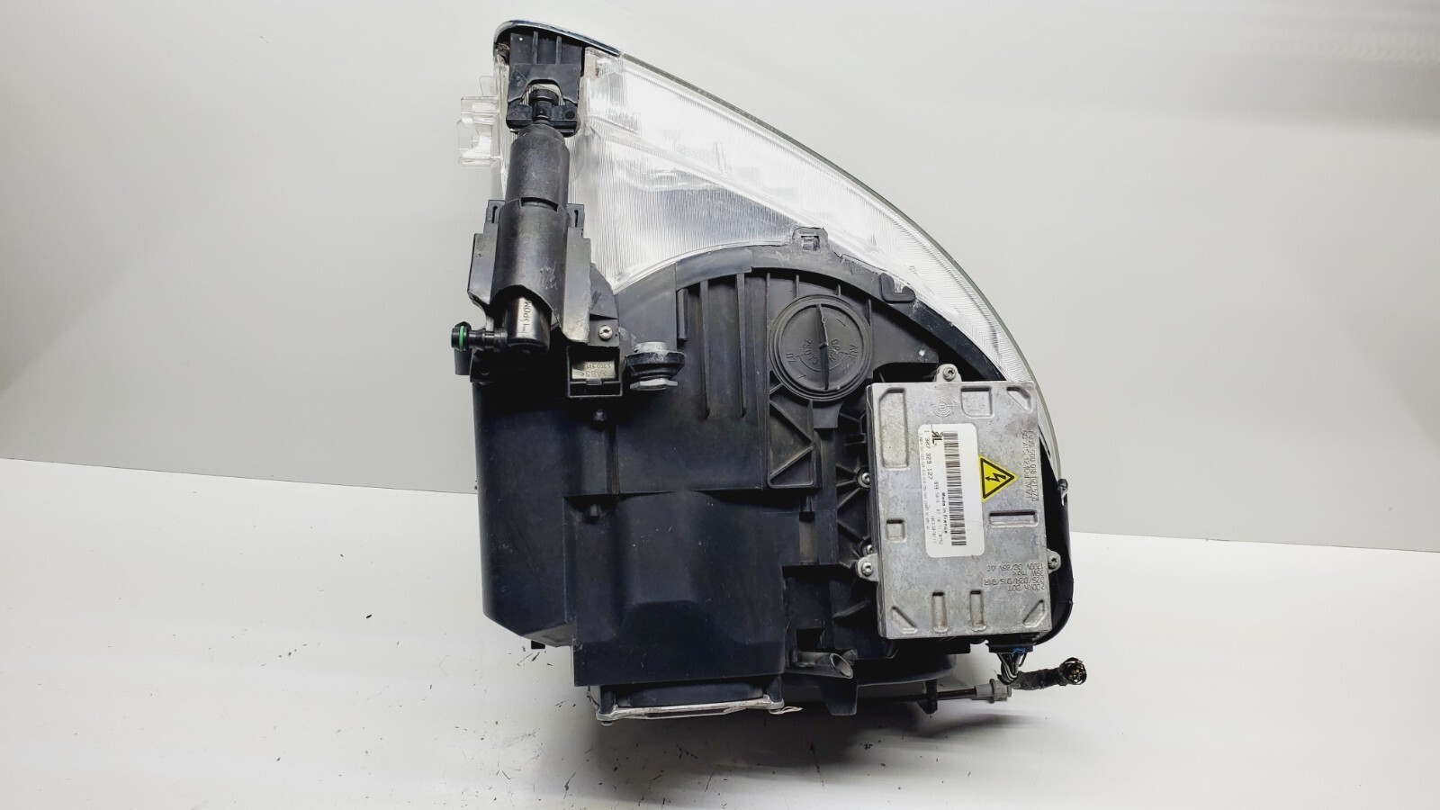 2009-2012 MASERATI QUATTROPORTE LEFT XENON HEADLIGHT COMPLETE 242219 OEM