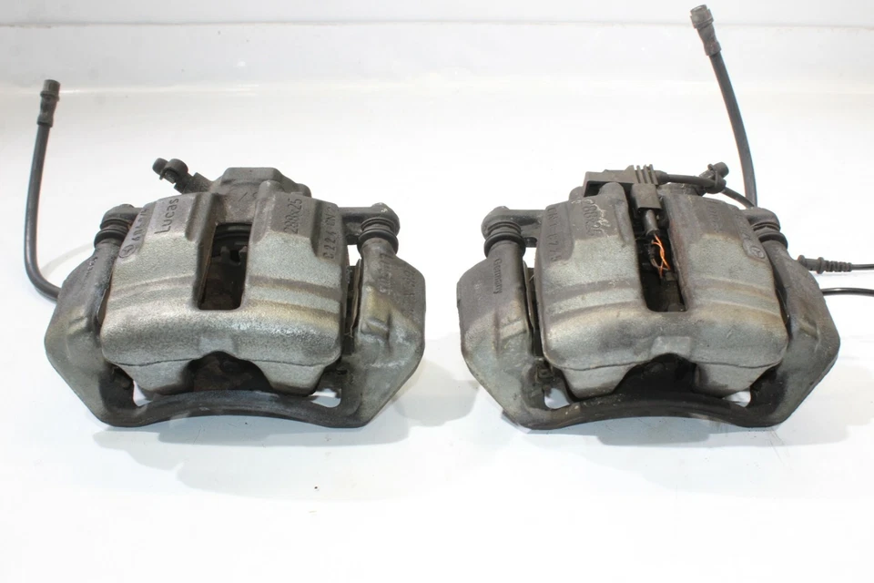 Mercedes-Benz C240 2003 par de pinzas de freno delanteras izquierda y derecha montaje L0938 Foto 3 de 4