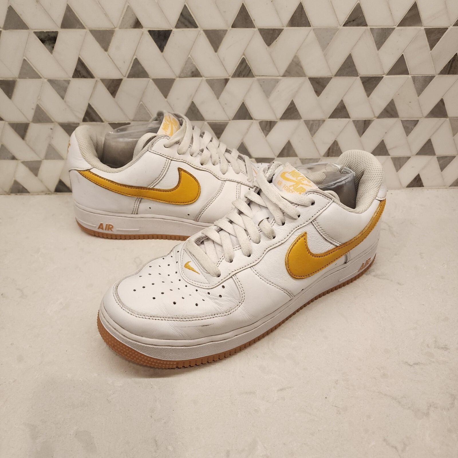 Scarpe Nike Air Force 1 Low Retro QS ""Impermeabili"" bianche FD7039 100 da uomo taglia 11