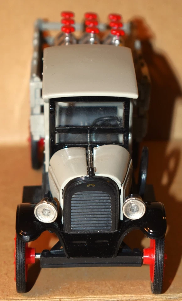 雪佛兰系列 D 拾音器,1 吨 1/32 MFG #SS-C5120B 郊区丙烷,全新 Ray 全新带盒 — 第 2/4 张图片