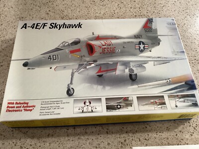 Testors Italeri 1/72 A-4E/F Skyhawk Model Kit
