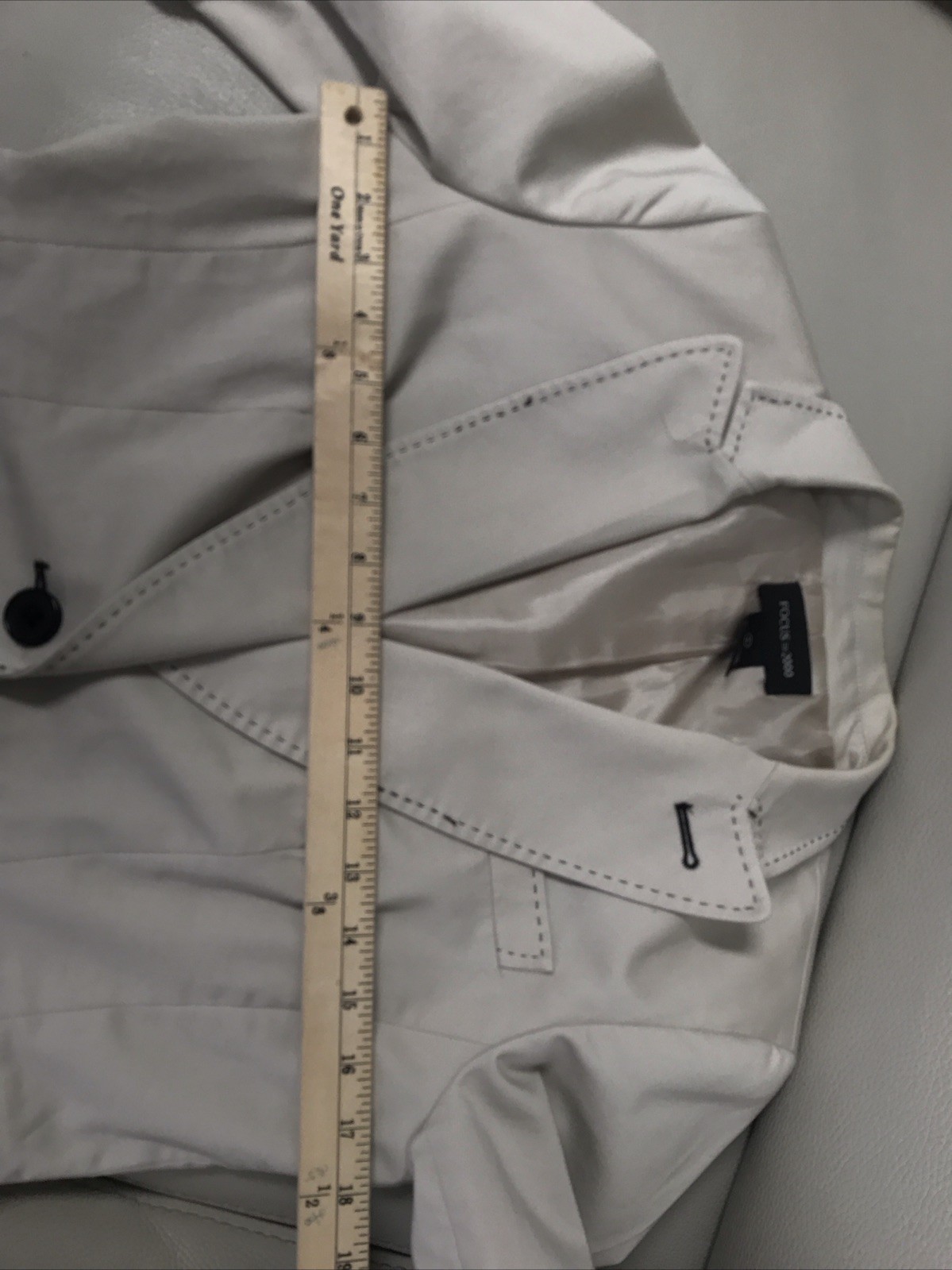FOCUS 2000 One button Beige Blazer with white thr… - image 9