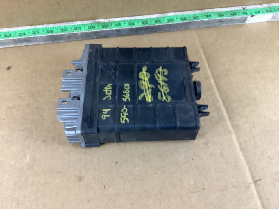 1990-1997 Volkswagen Jetta Engine Computer Control Module 037906258AA OEM Foto 3 de 4