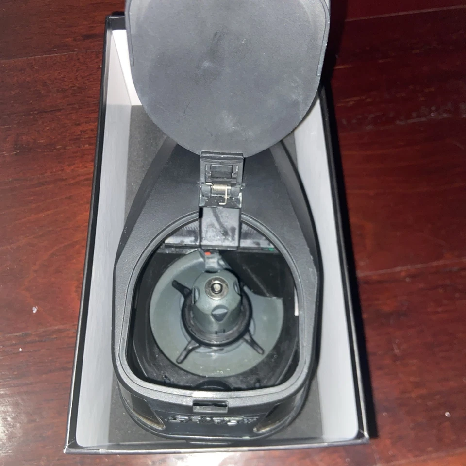 Погрузчик для пейнтбола Virtue Spire 3 III Hopper черный низкий профиль со сменной крышкой - Изображение 3 из 4