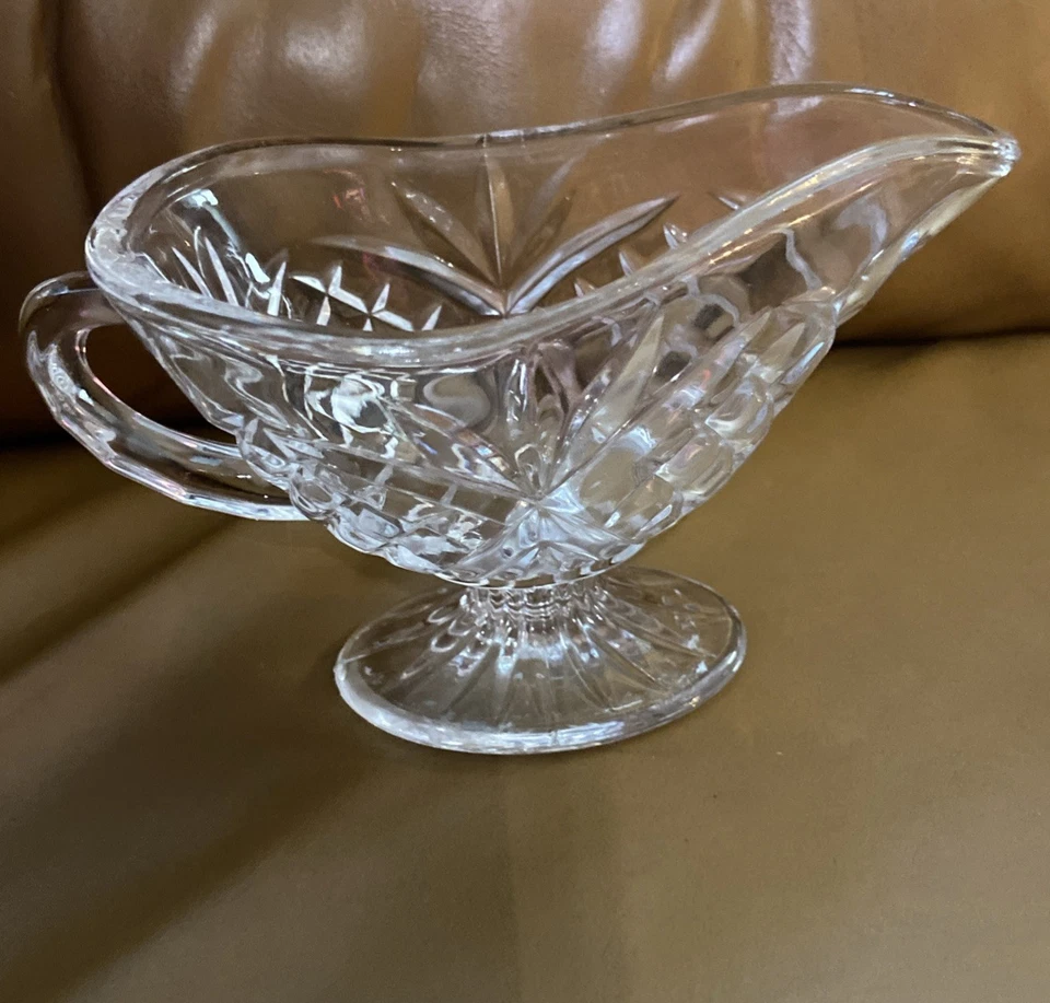 Shannon Crystal Collection por Godinger Ireland Design OLYMPIA Gravy Boat 5.5" Foto 3 de 4