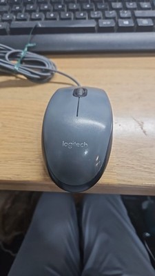 Logitech M90 810-002147 Optische USB-Maus mit kabelgebunden 3 Tasten Grau