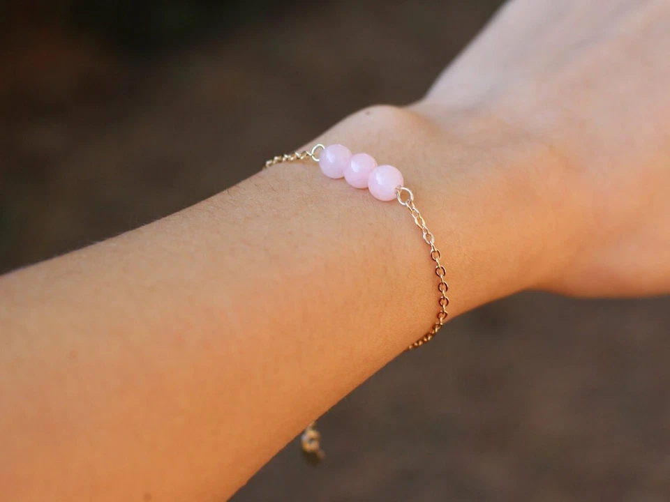 Pulseras de tres cuartos de galón de piedras preciosas de 6-8 mm con cuentas chapadas en oro para mujer de 6-8"" Foto 2 de 4