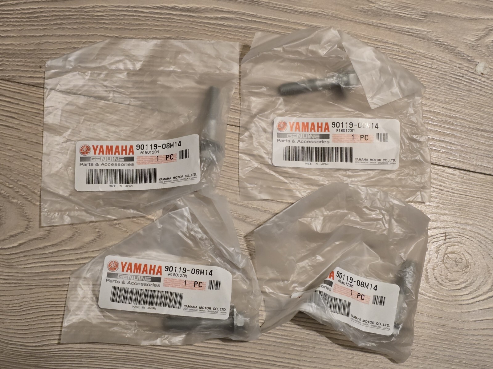 SET OF 4 Genuine YAMAHA OUTBOARD WATER PUMP BOLTS 9011908M1400 eBay