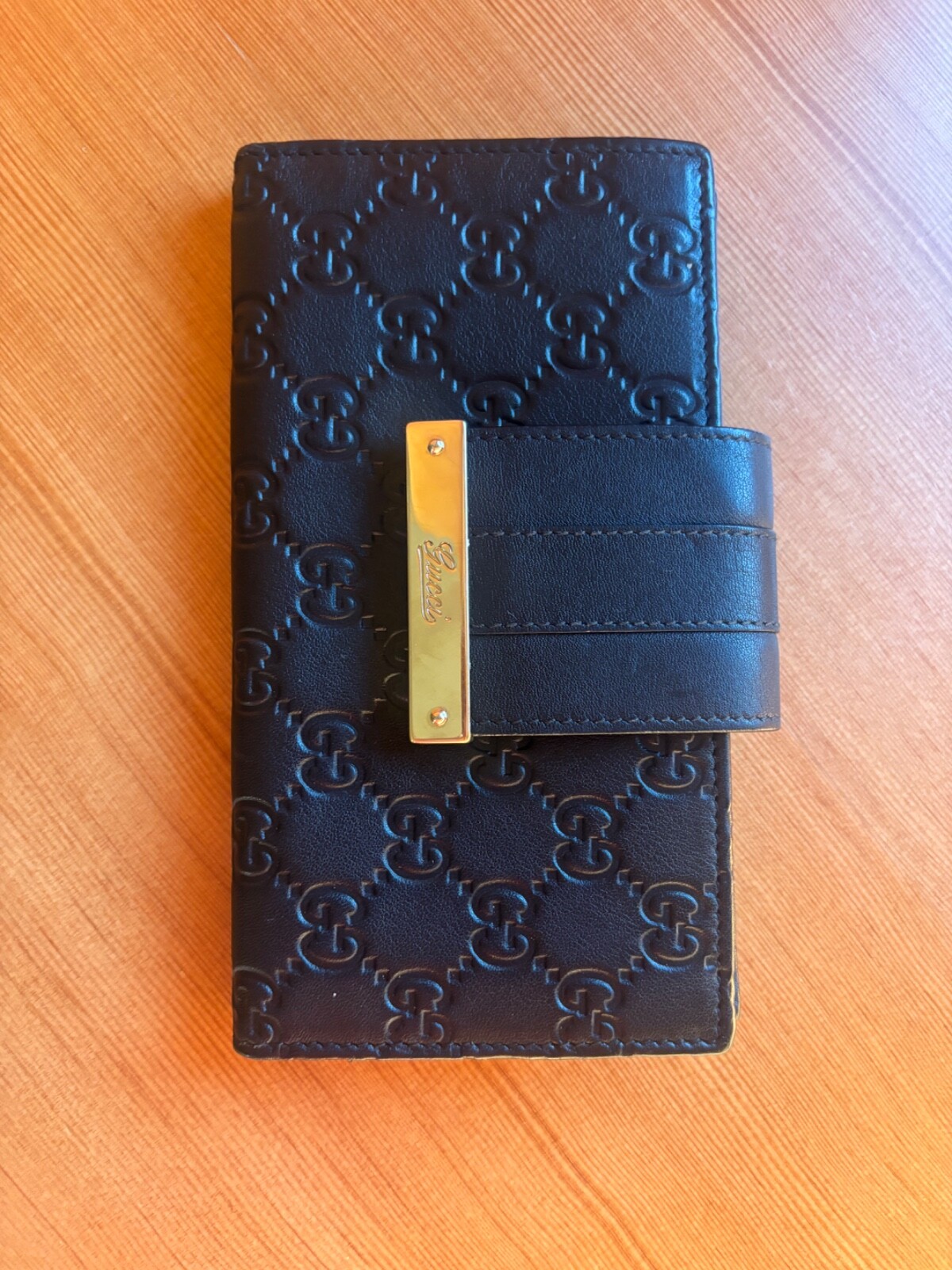 GUCCI Authentic Leather Long Wallet  Guccissima- Double Sided