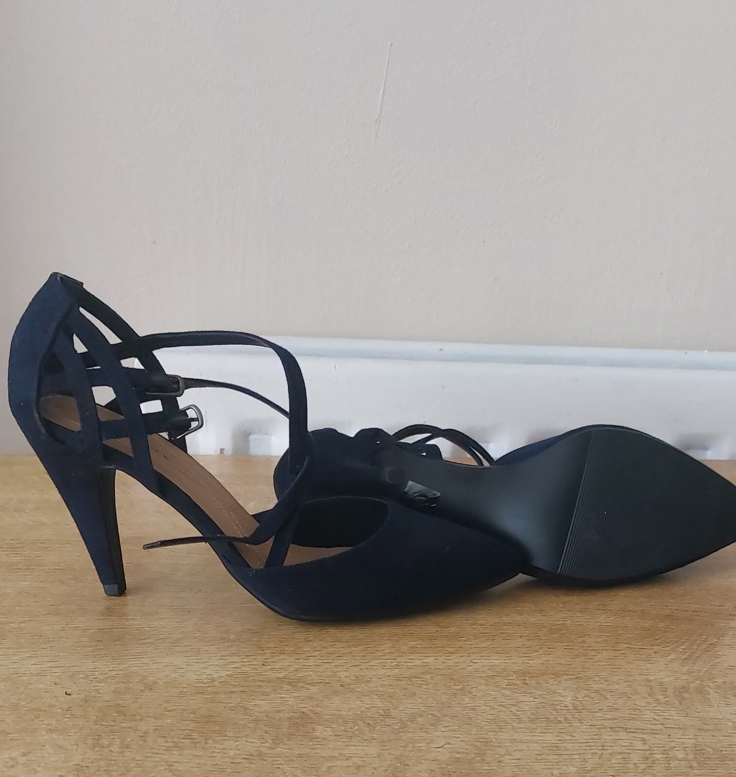 APL womens sandals size 5 new