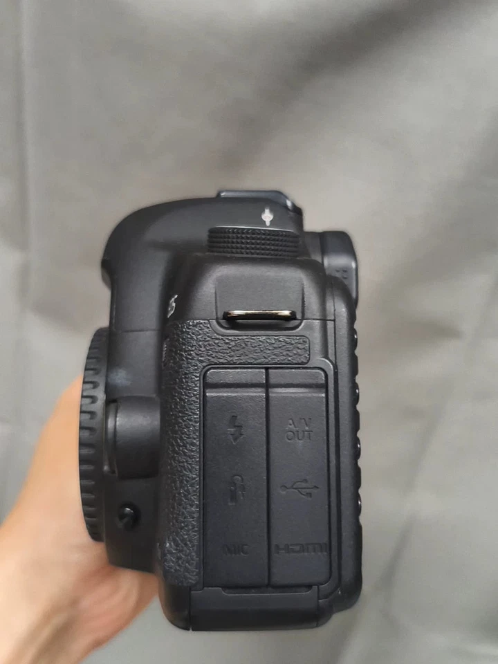 Cuerpo de cámara digital Canon EOS 5D Mark II 21,1 MP SLR de fotograma completo 90 % nuevo Foto 2 de 4