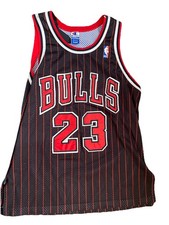 Michael Jordan's Popularity Soars Among Collectors as he Prepares to Enter the Hall 3