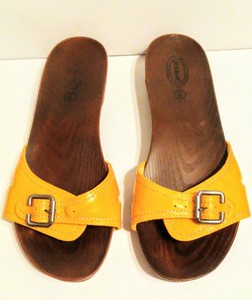 dr scholl's yellow sandals