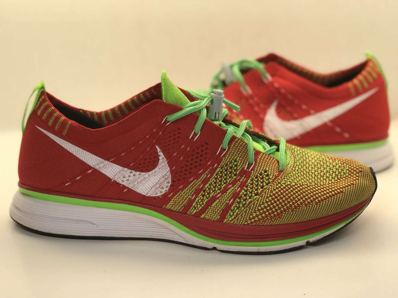 LN Nike Flyknit Xmas Red Green Sz 7.5 Racer HTM Volt 532984-631 OG Rare Vintage LN Nike Flyknit Xmas Red Green Sz 7.5 Racer HTM Volt 532984-631 OG Rare Vintage