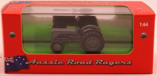 NEW Cooee Road Ragers 1946 Ferguson TE20 Tractor Little Grey Fergie 1:64 Diecast - Picture 2 of 2