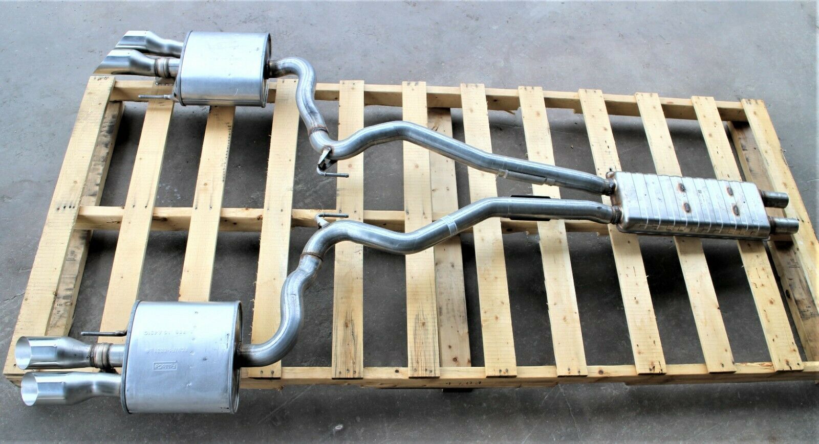 rear dual tip exhaust muffler assembly for 2018 22 Ford Mustang GT 5.