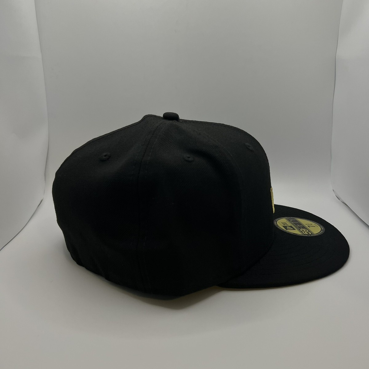 【新品】New Era 59Fifty Fitted Cap　◎US買付品 New Era Mens MLB Chicago White Sox Metallic Pop 59Fifty