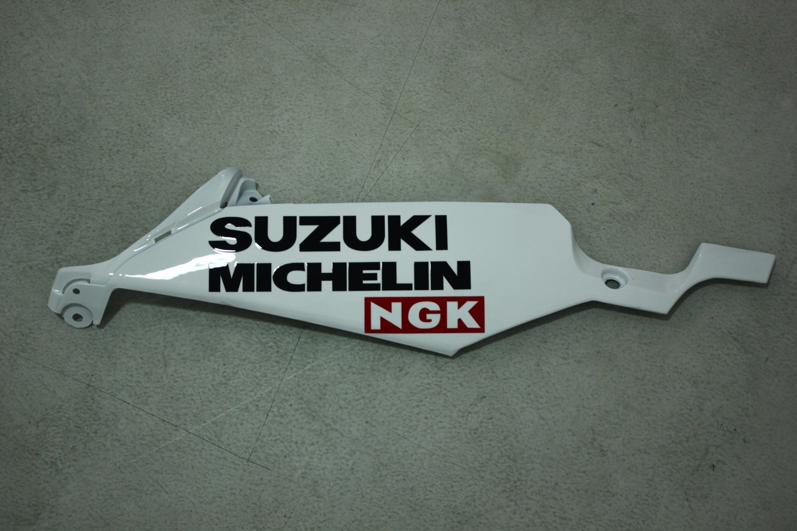 AFTERMARKET ABS PLASTIC FAIRINGS FOR SUZUKI GSXR600/750 06-07 RED LUCKY STRIKE image