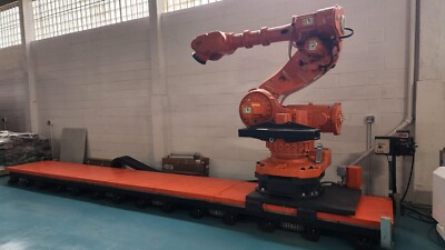 ABB 7600 IRC5 Robot w/ 6 meter Linear Track Rail 325Kg 7 Axis ...