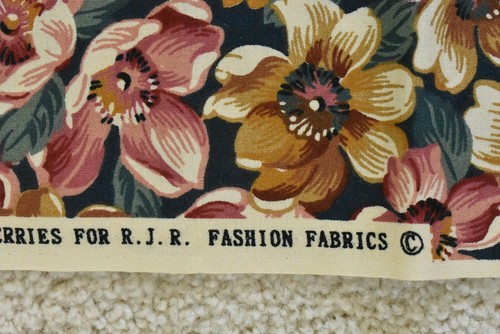 25" Long, Pink & Gold Floral on Green Quilt Cotton, Thimbleberries, P5611 - Picture 6 of 6
