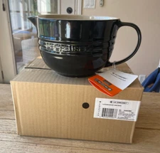 Le Creuset Stoneware Batter Mixing Bowl 2 qt Onyx Black NEW