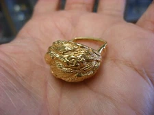 Vtg Vendome Division of Coro "Gold Nugget" Adjustable Ring & Scarf Holder #B158