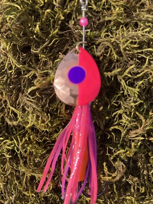 Lunker Hunter NW Savage Strike Hoochie &ndash; Spinner Per Salmone Color Ciliegia Rame