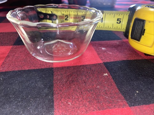 1 Vintage Fire King 424 Clear Glass Custard with Scalloped Rim 6 Ounces - Picture 2 of 3
