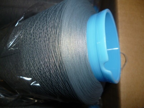 Nähgarn Amann Texturan 120 Farbe: 0107 eine Rolle hat 10000 m Col. 0107 Neu - Bild 3 von 4