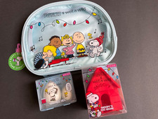 PEANUTS x wet n wild -Limited Edition Makeup Bag/ Sponge/ Sponge Case