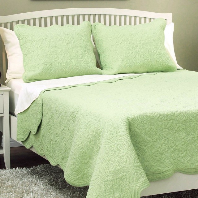 Mael Green Scalloped Edge Reversible Cotton Quilt Set, Bedspreads