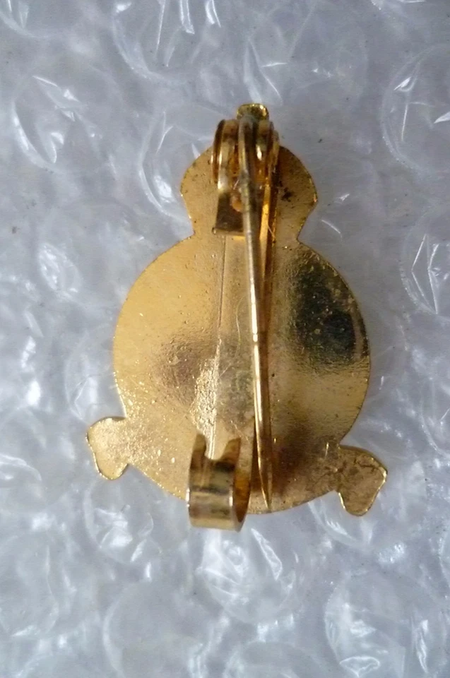 RAF 5 Squadron Group Headquarters Royal Air Force Brooch Badge Enamel Vintage - Image 3 of 3