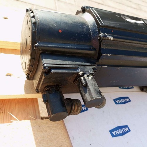 Servomotor REXROTH INDRAMAT MHD090B 058 PG0 UN MOTOR IMÁN PERMANENTE - Imagen 4 de 8