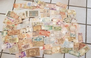 153 Banknoten alle Welt SCHROTTLOT bis zu sehr stark gebraucht LESEN!!