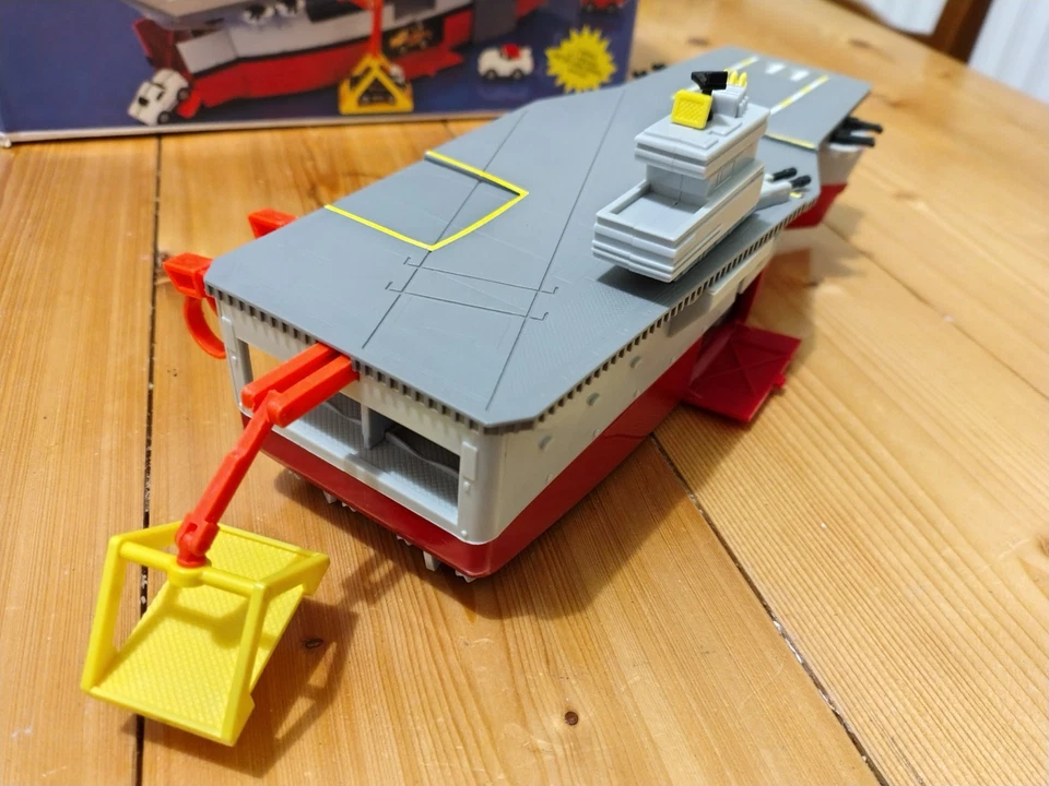 Portaerei Micro GiG 1988 Originale Ottime Condizioni Con Scatola  - Immagine 4 di 4