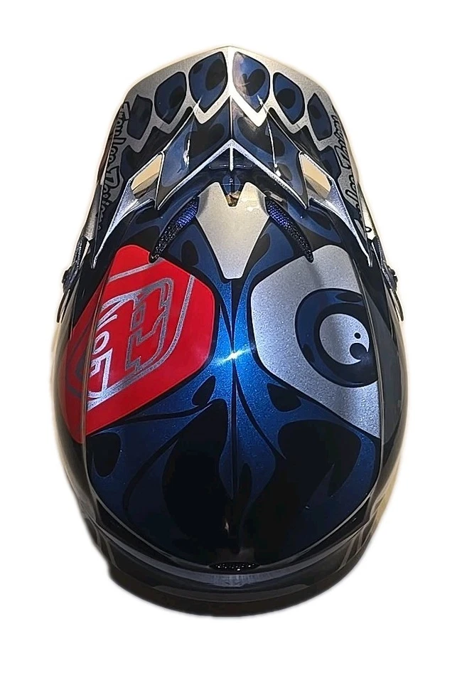 NEW! Troy Lee Youth SE4 Polyacrylite, Skully Silver ; Size Youth Large 52-53 cm. - Image 4 of 4