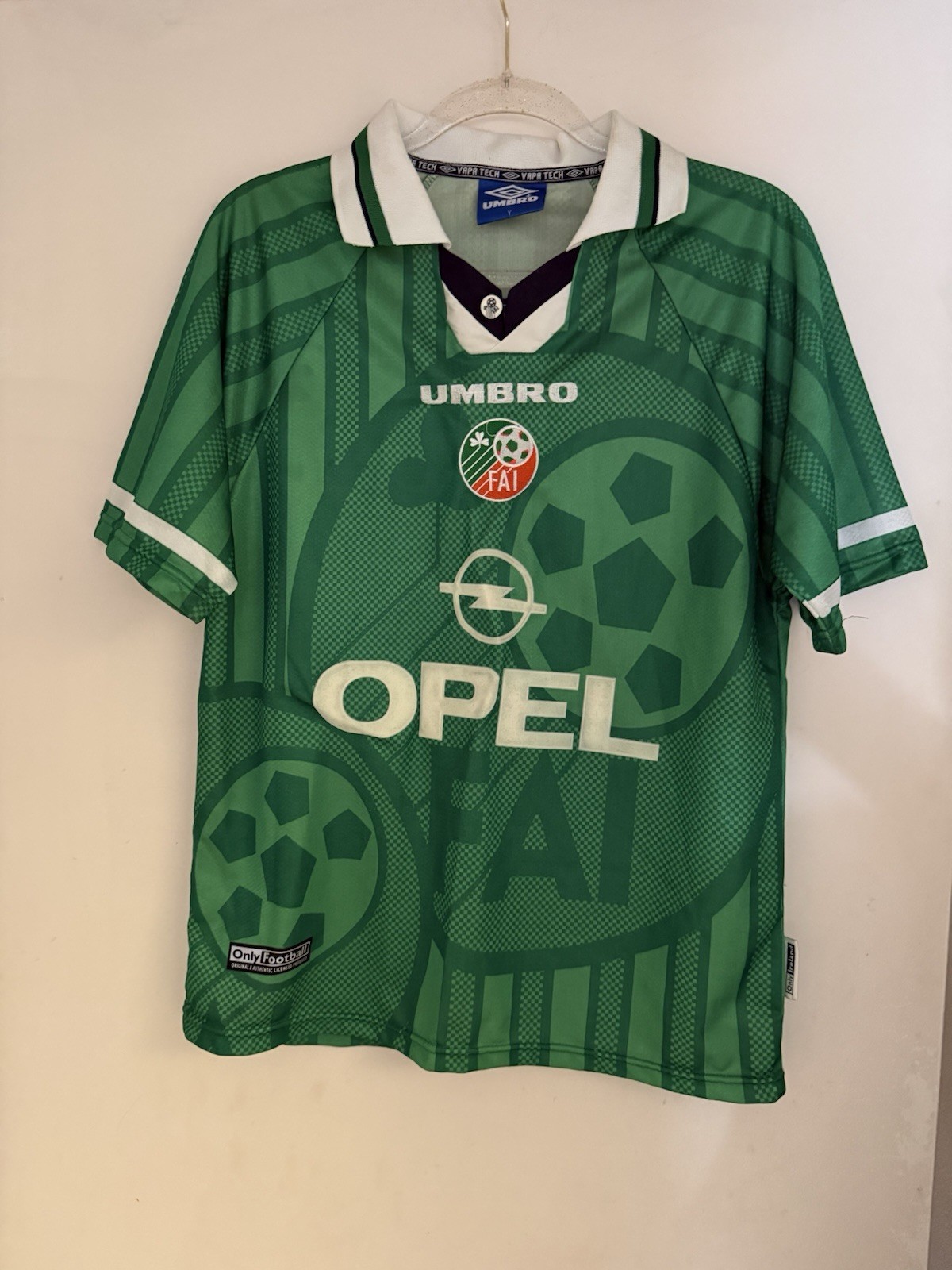 Vintage 90s Umbro Ireland National Soccer Team FAI Jersey Football Youth