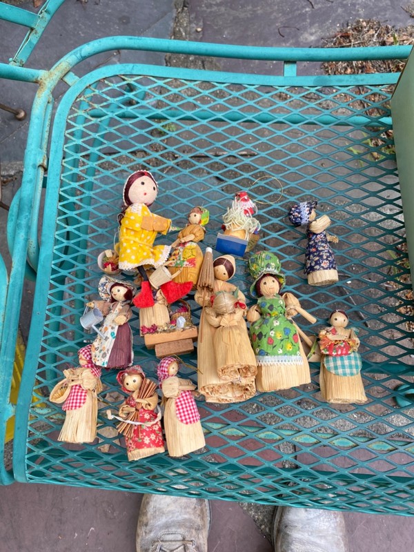 Vintage Lot of 12 Handmade Corn Husk Dolls and Rabbit *Folk Art* 70s Calico Trim