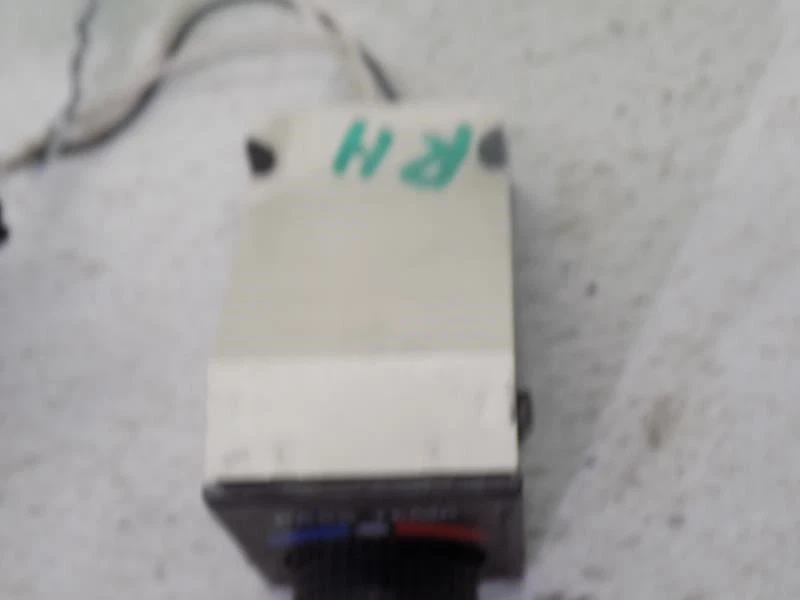 Climate Temperature Control Door Mounted Control Fits 95-99 EIGHTY EIGHT 428353 Foto 2 de 4