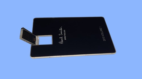 💾 Chiavetta USB da 2 GB – Edizione “Paul Smith Spectacles 2013 Volume 1” - Photo 2/9